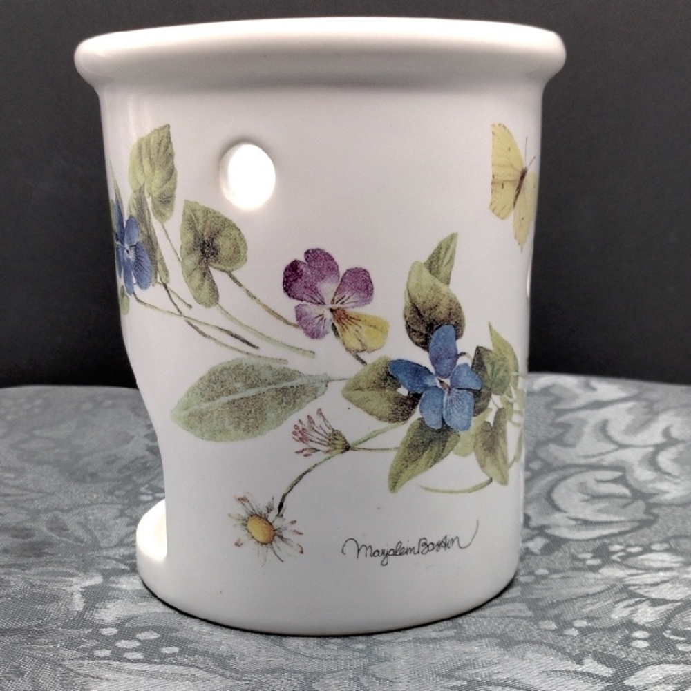 Majestic Butterfly Floral White Ceramic Holder - Picture 6 of 6